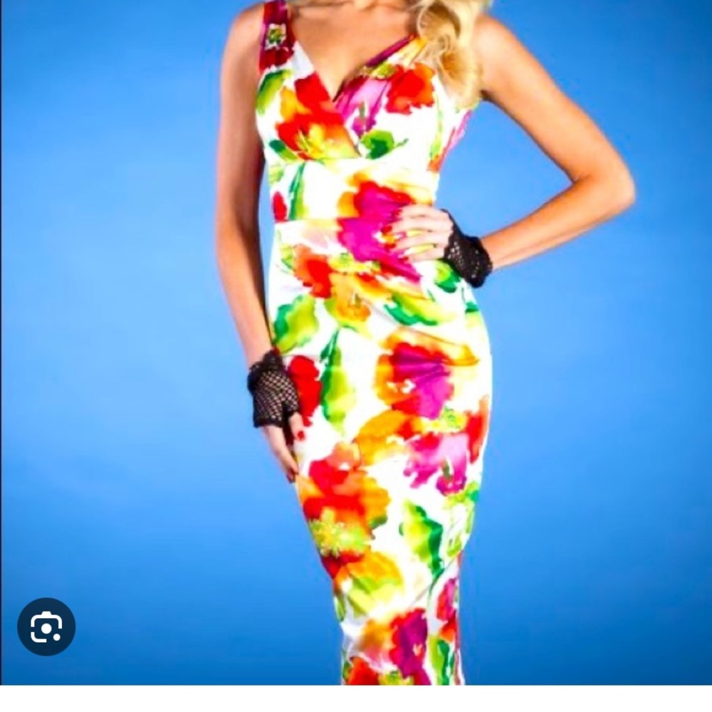 Stop Staring Camilla Floral Print Bombshell Wiggle Dress White Watercolor Med